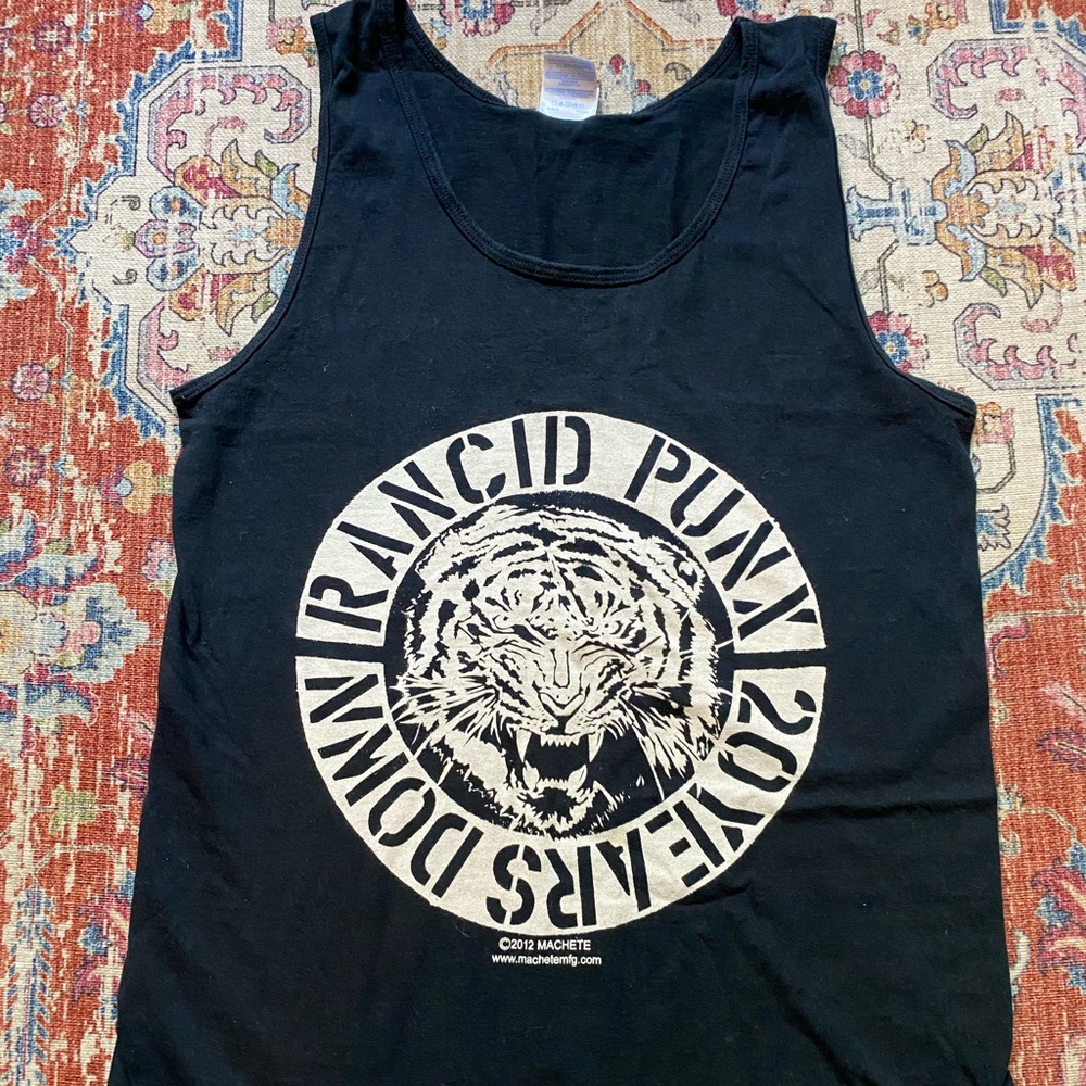 Band tank men or women